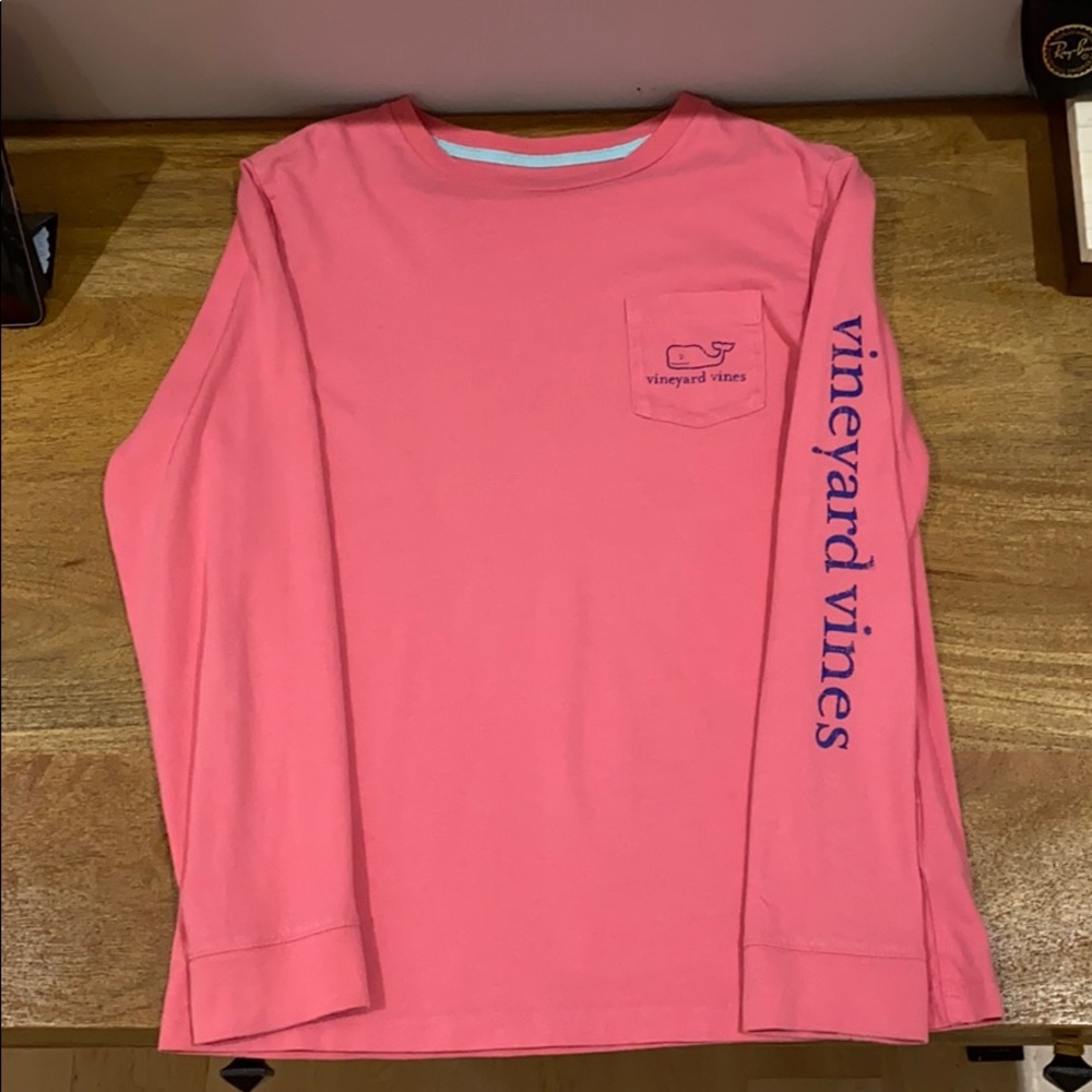 Cute pink Vineyard Vines shirt